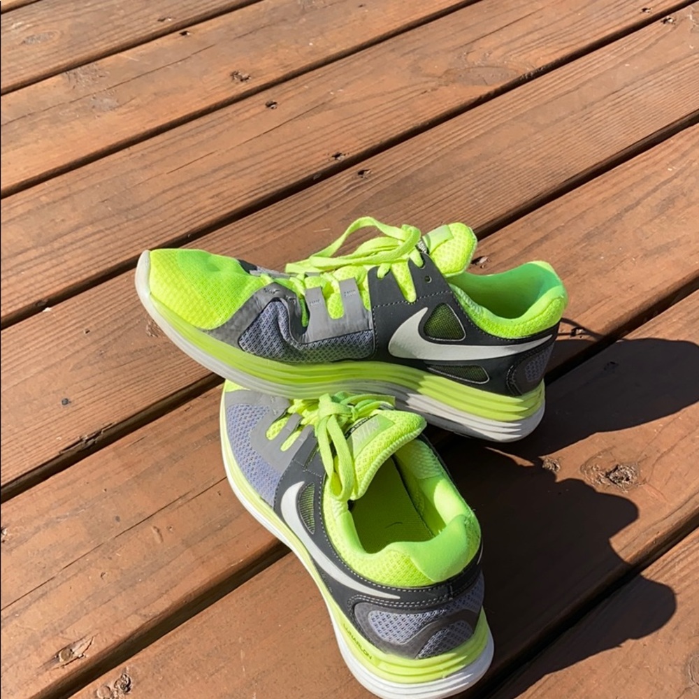 Women’s Nike lunarlon shoes